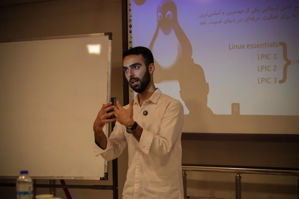 سمینار هک و امنیت رشت مهندس پارسا اقبالی