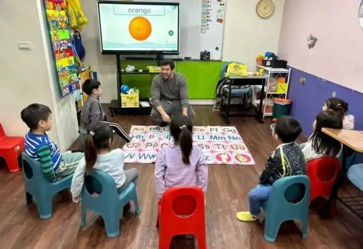 آموزش زبان خردسال در رشت سطح Seeds-B